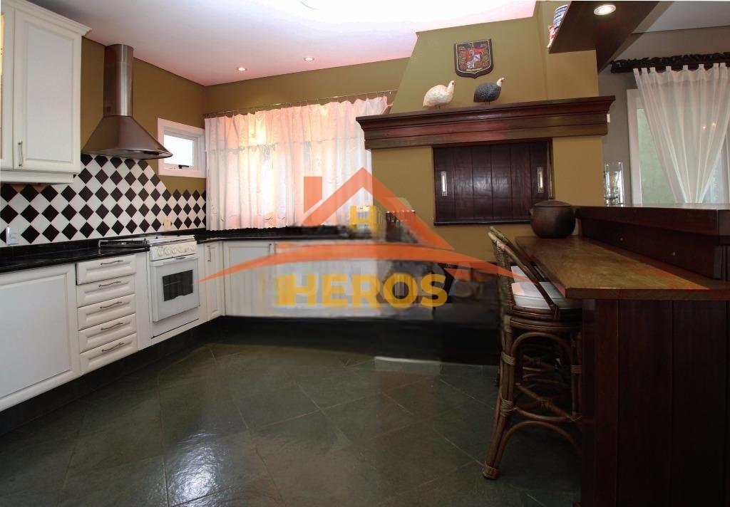 Casa 4 dorm, Tristeza, 330m², R$ 1,6 milhão