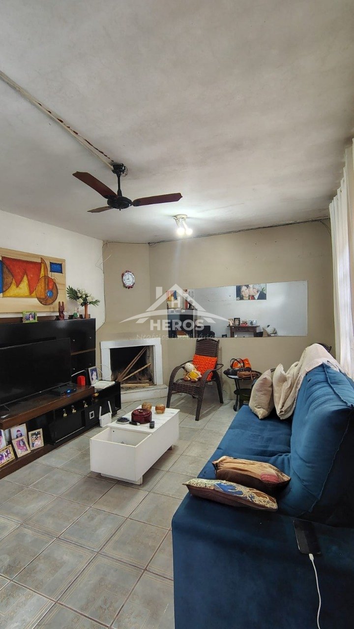 Casa 4 dorm, 156m², Hípica, R$ 373mil