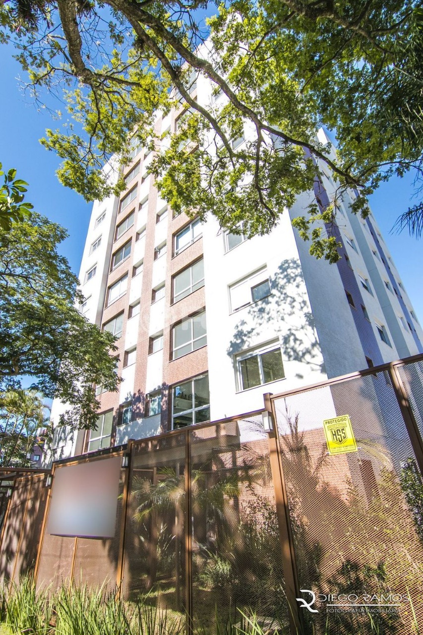 Apartamento 2 suítes, 74m², Petrópolis, R$ 677mil