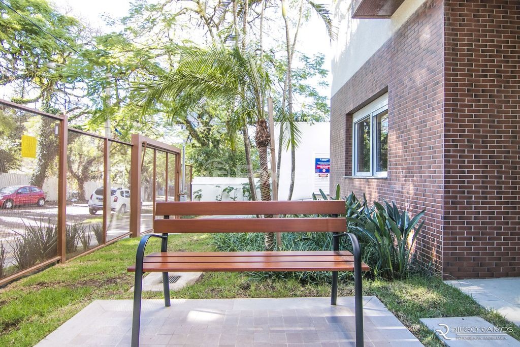 Apartamento 2 suítes, 74m², Petrópolis, R$ 677mil
