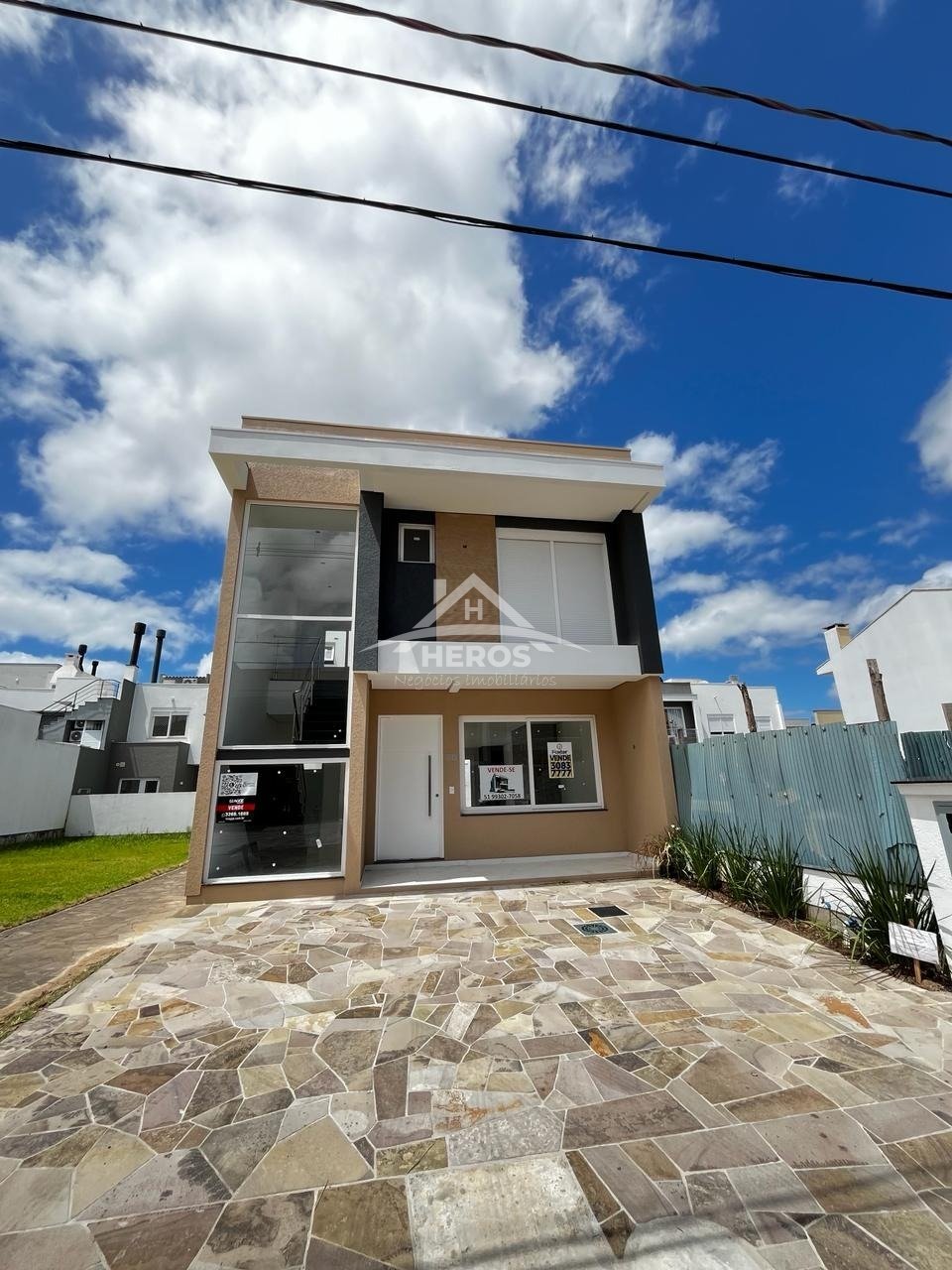 Casa cond, 3 suítes, 163m², R$ 950mil