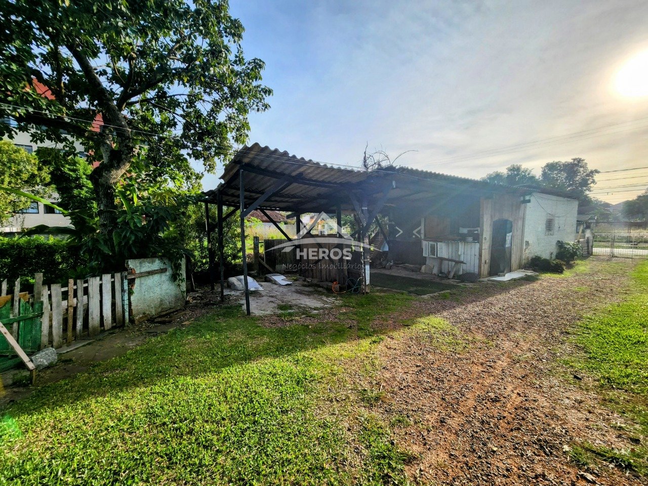 Área com 830m², Bairro Nonoai, 870 mil