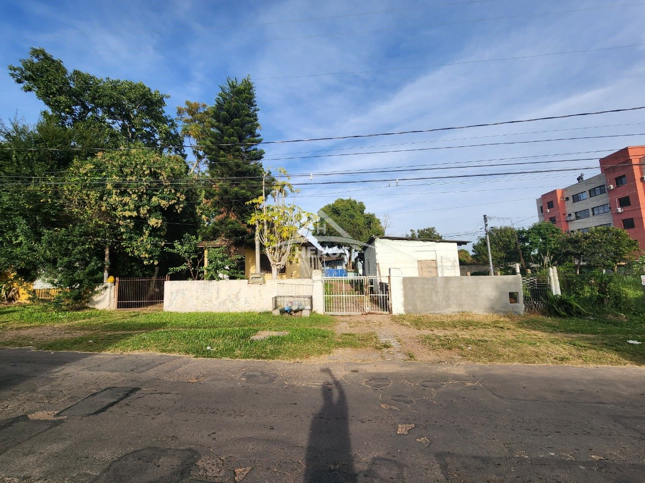 Área com 830m², Bairro Nonoai, 870 mil