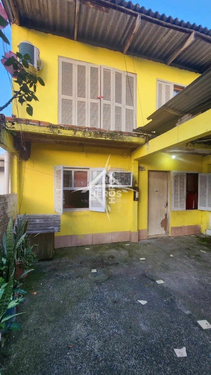 Sobrado, 4 dorm, 165m², Restinga, R$ 135mil