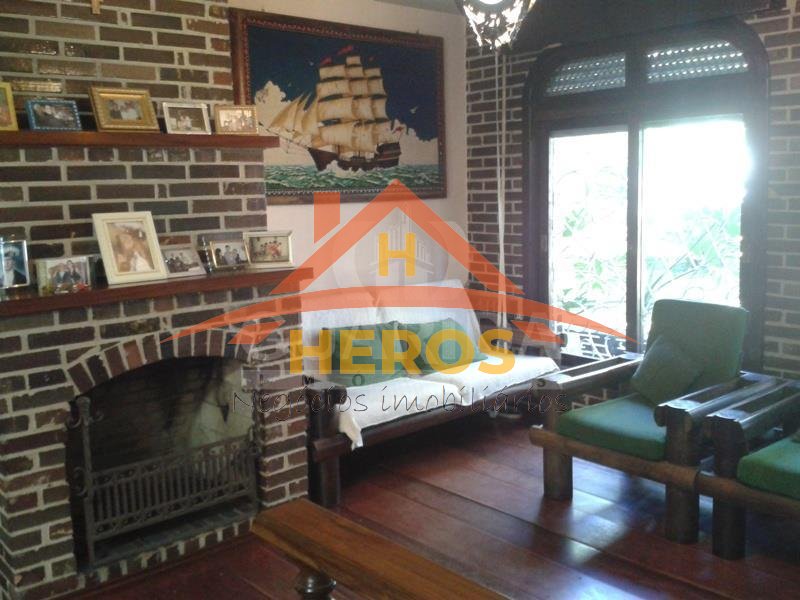 Casa 3 dorm, 200m², Cavalhada, R$ 905mil