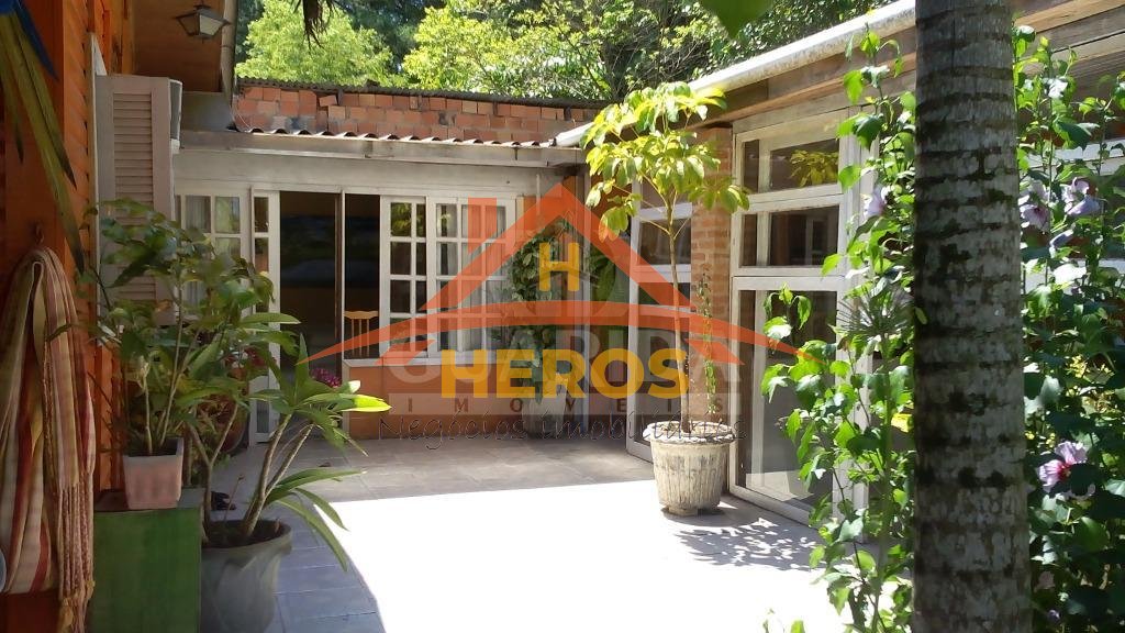 Casa 1 dorm, 120m², Ponta Grossa, R$  250mil