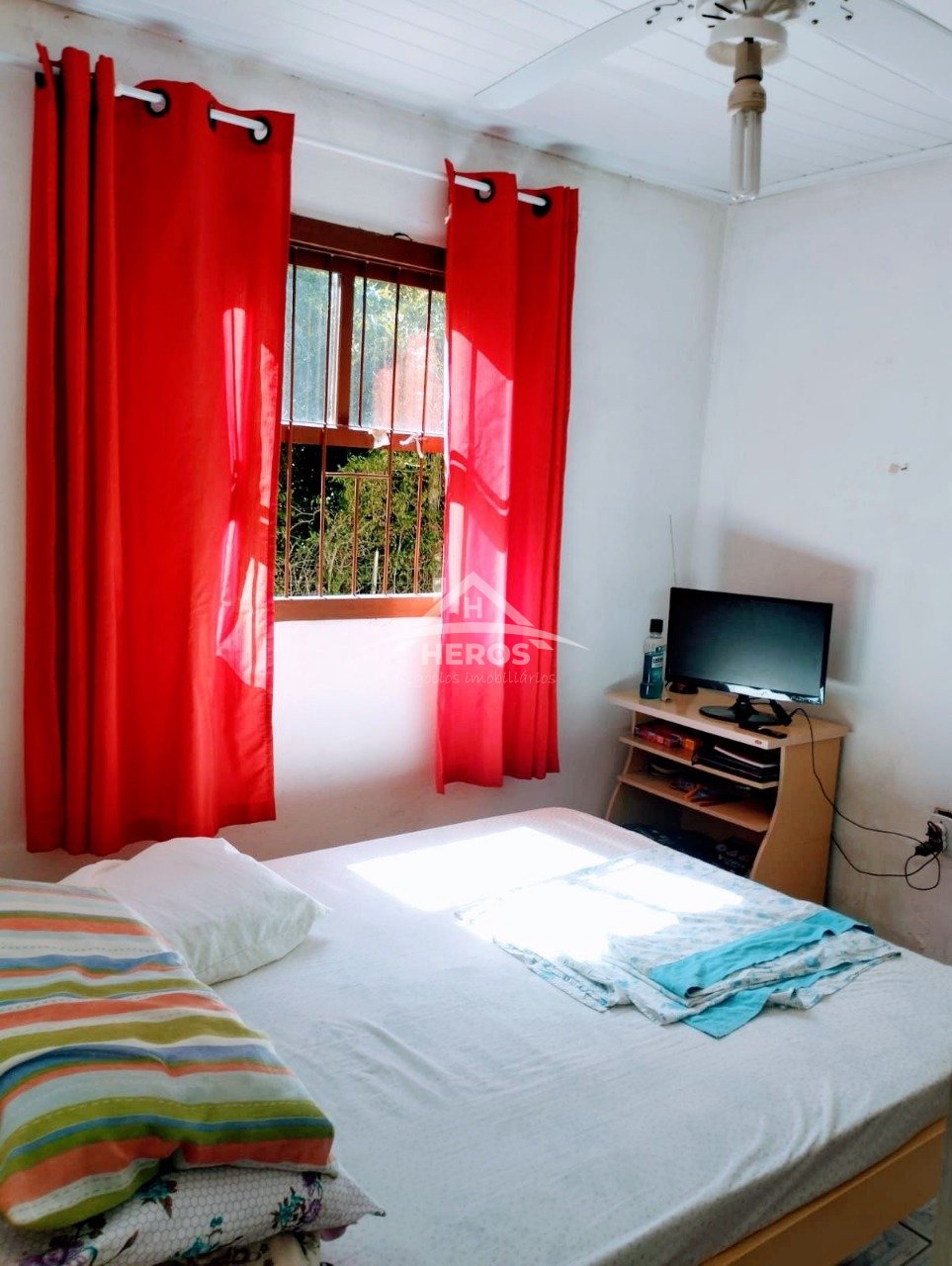 Sitio, 04 dorm, 01 hectare de área, 375 mil Viamão