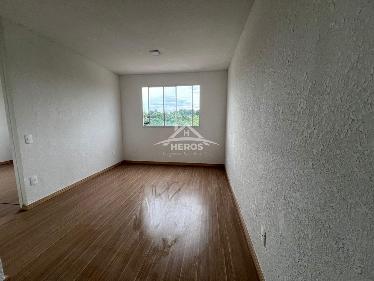 Aptº 2 dorm, Mário Quintana, R$195 mil