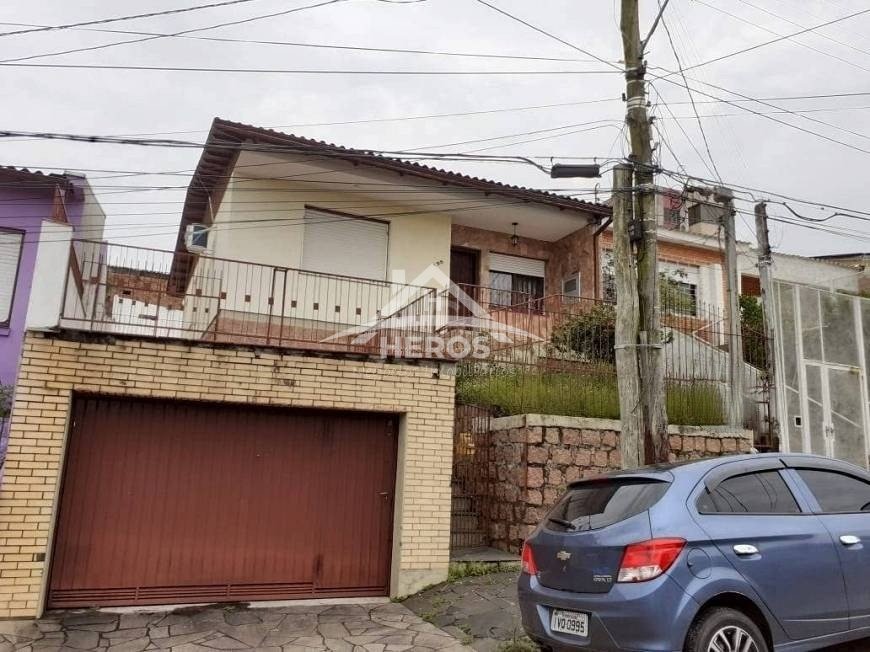 Casa 3 dorm, 130m², Medianeira, R$ 396mil