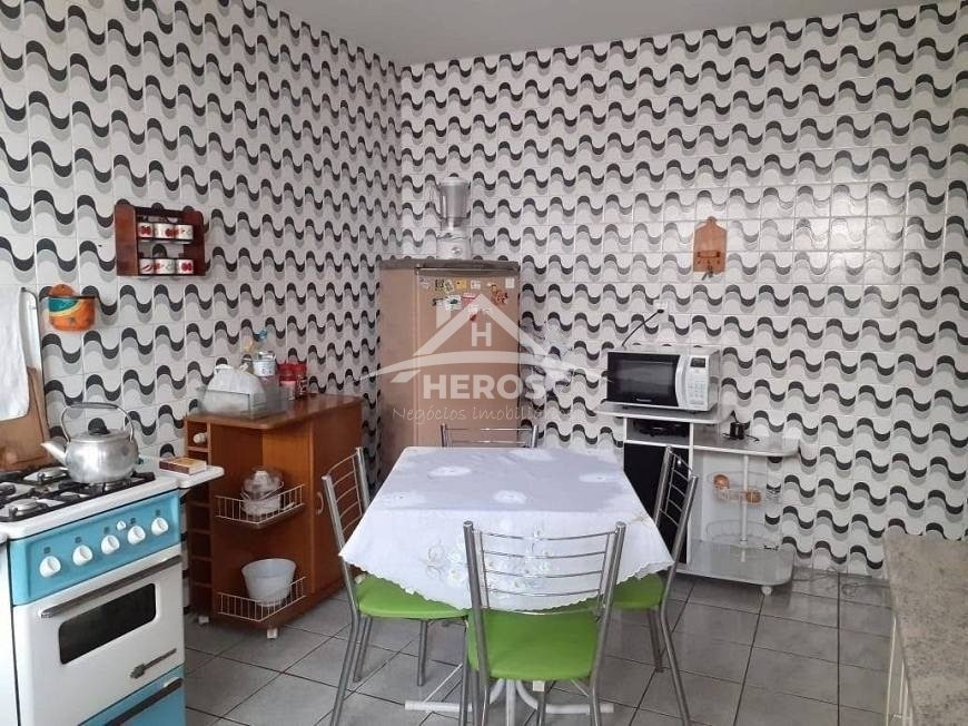 Casa 3 dorm, 130m², Medianeira, R$ 396mil