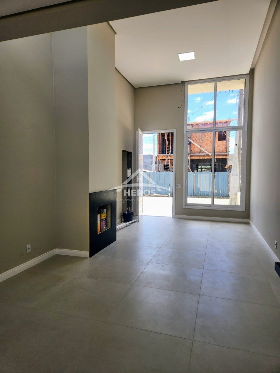 Casa cond, 3 dorm, 100m², Hípica, R$ 575mil