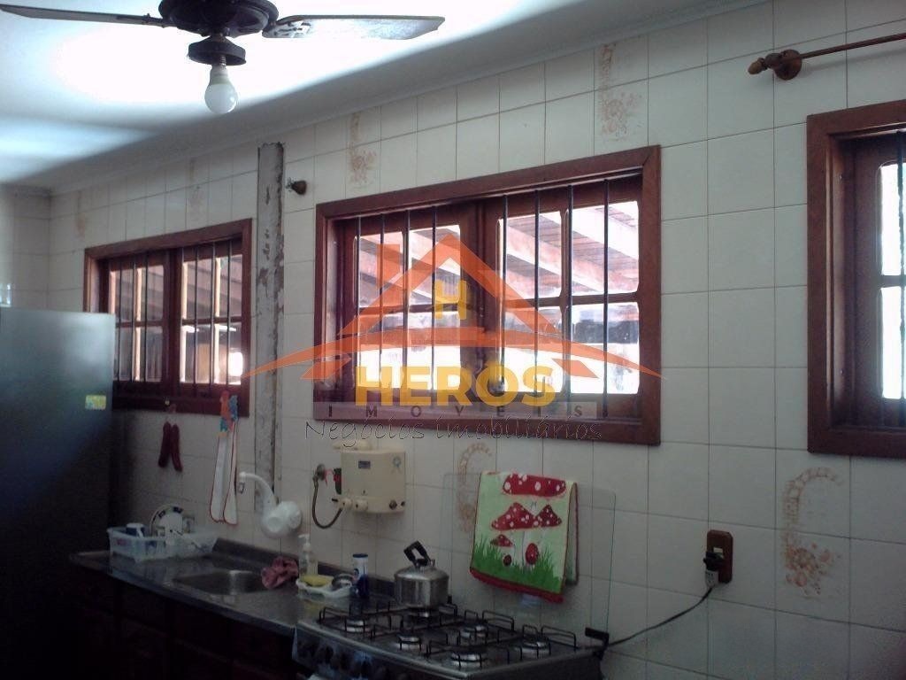 Casa 2 suítes, 200m², Aberta Morros, R$ 50mil