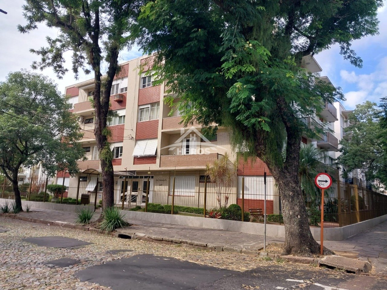 Apartamento 4 dorm, 113m², Menino Deus, R$ 400mil
