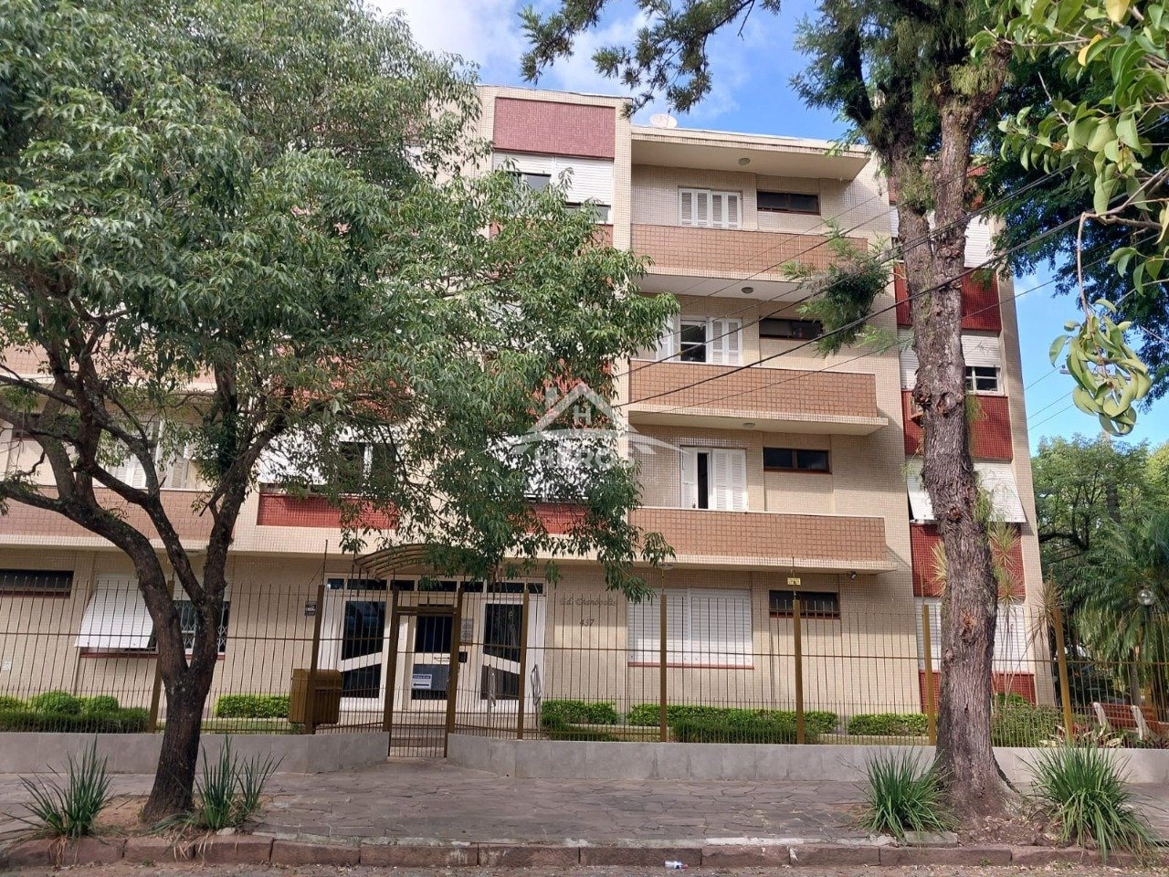 Apartamento 4 dorm, 113m², Menino Deus, R$ 400mil