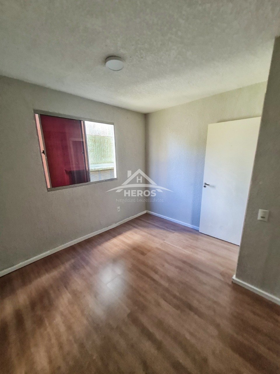 Apartamento 1 dorm, 40m², Mario Quintana, R$ 140mi