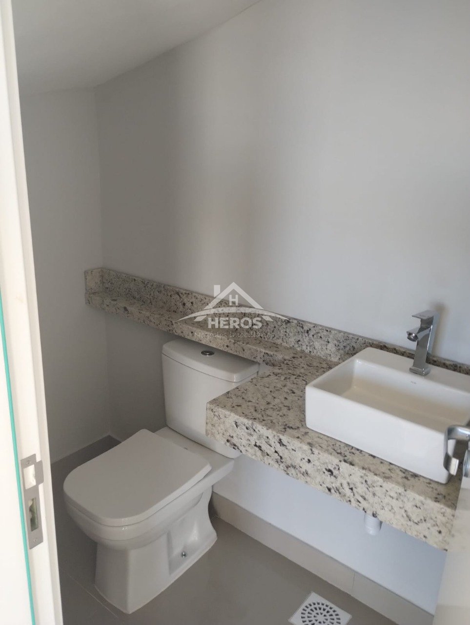 Casa 3 dorm, Hípica, 137m², R$ 725mil