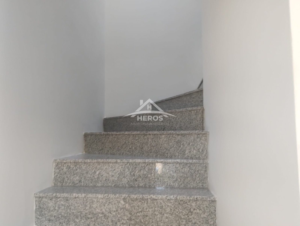 Casa 3 dorm, Hípica, 137m², R$ 725mil