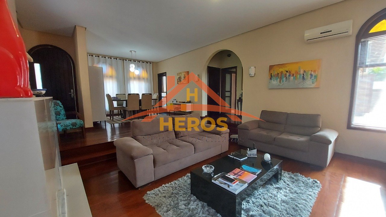 Casa 3 dorm, 258m², Guarujá, R$599,9mil