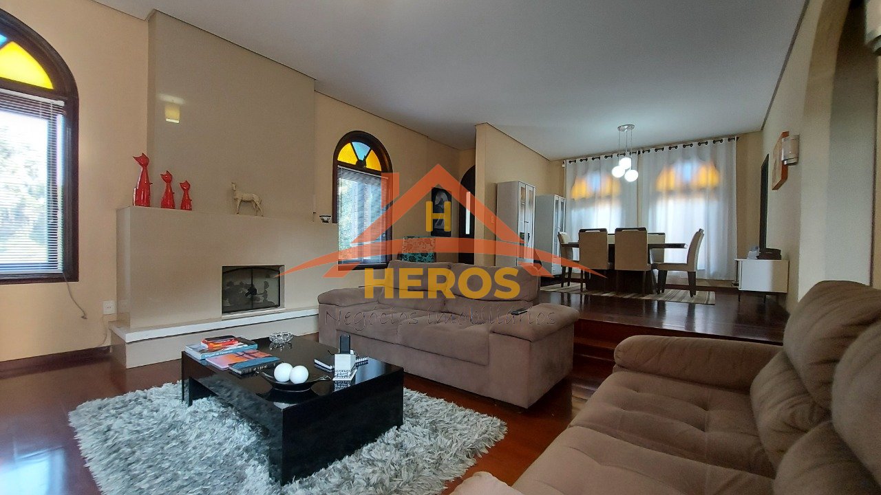 Casa 3 dorm, 258m², Guarujá, R$599,9mil