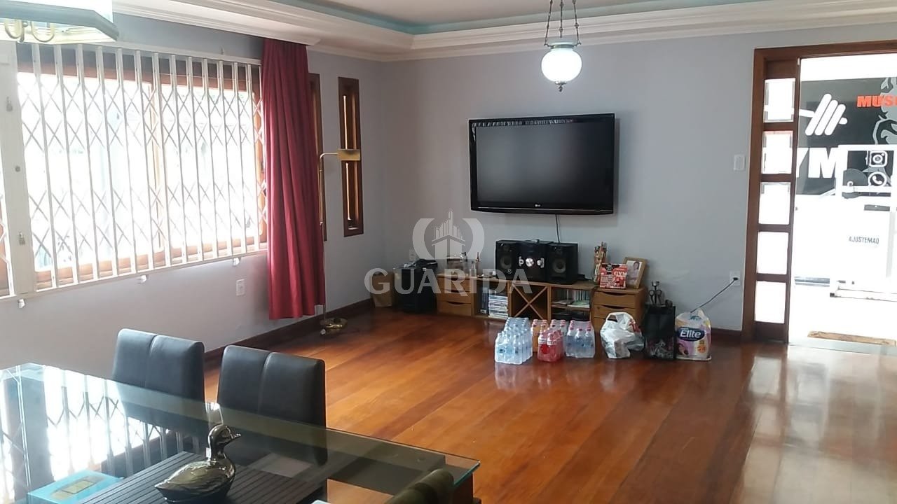 Casa 3 dorm, 370m², Nonoai, R$ 900mil