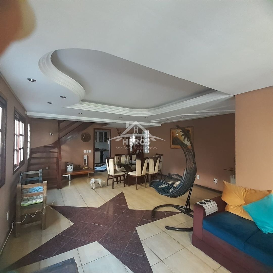 Casa 05 dorm; Hípica, 880m²;Hípica