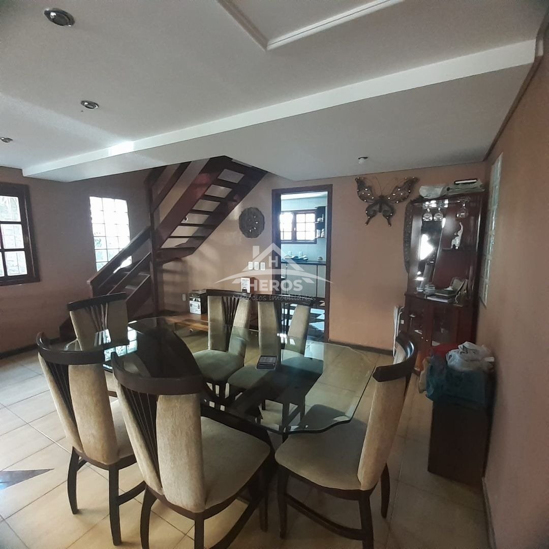 Casa 05 dorm; Hípica, 880m²;Hípica