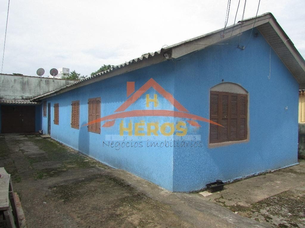 Casa 6 dormitórios, 300m², Bairro Espírito Santo,