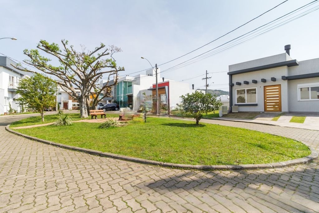 Casa condomínio, 3 dorm, 151m², R$ 745 mil
