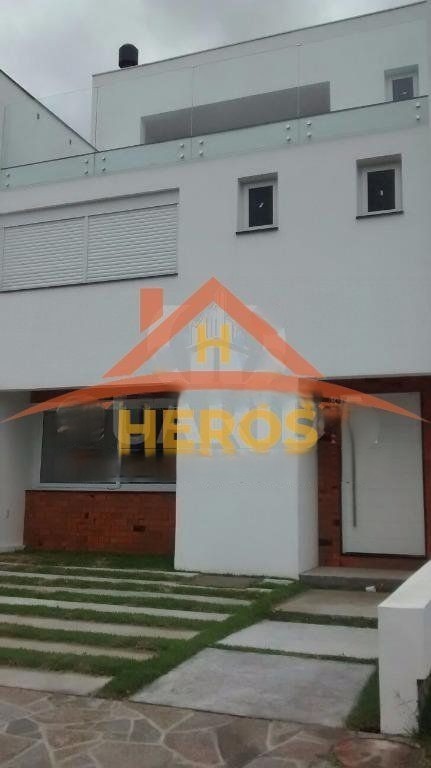 Casa condomínio, 3 dorm, 151m², R$ 745 mil