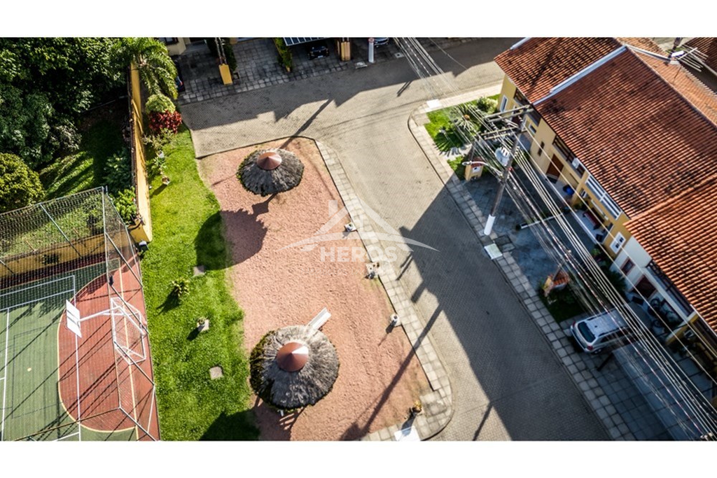 Casa em Condomínio 221582