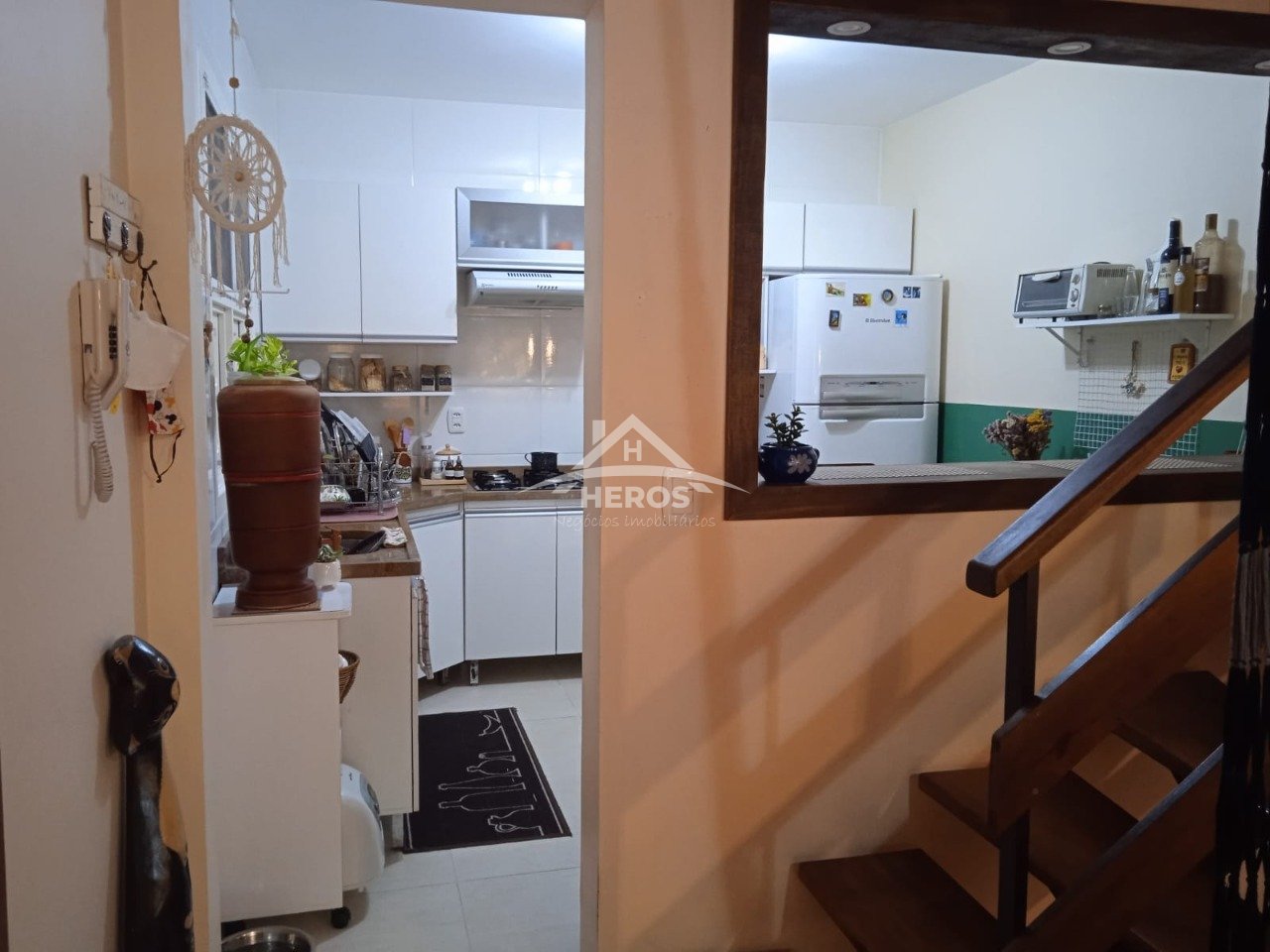Casa cond, 132m², Medianeira, R$ 630mil