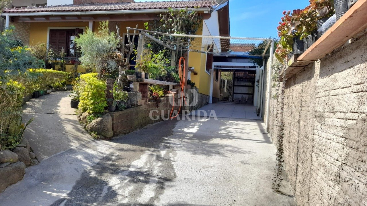 Casa 2 dorm, Vila São José, 110m², R$ 320mil