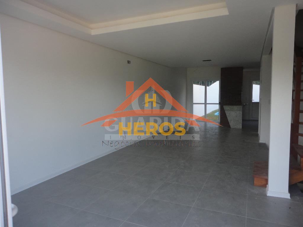 Casa 3 suítes, Hípica, 160m², R$ 525 mil