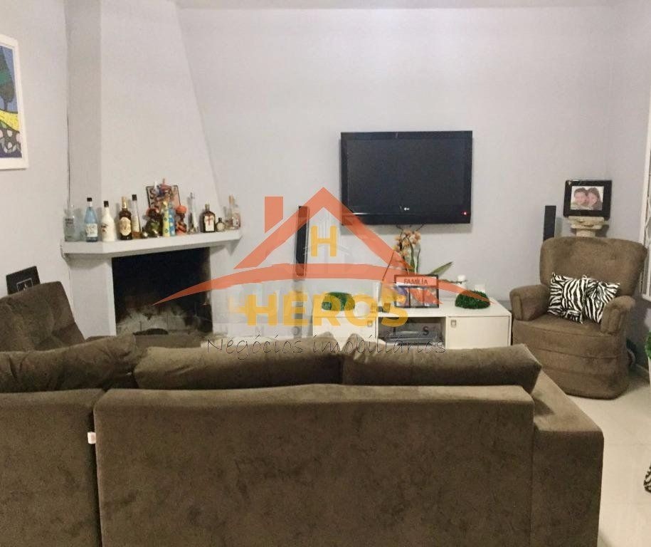 Casa 3 dorm, 200m², Ipanema, R$ 750mil