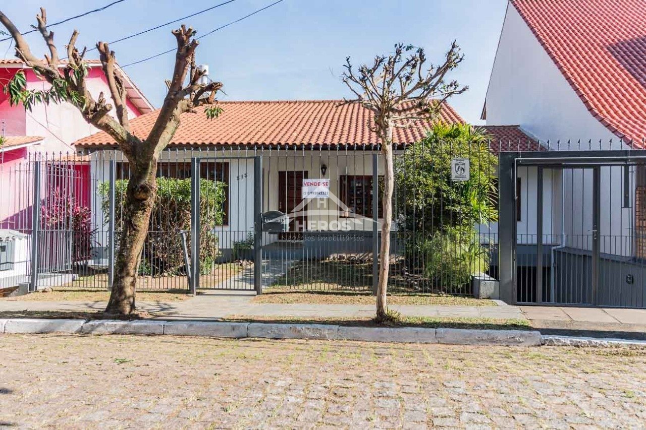 Casa 4 dorm, 336m², Nonoai, R$980mil