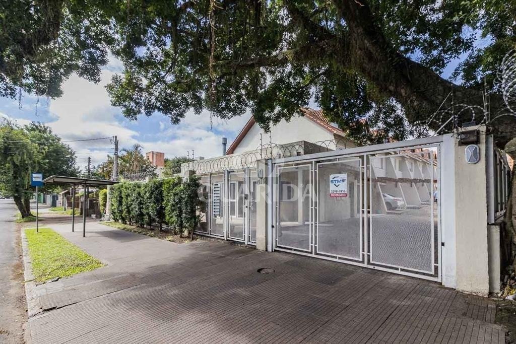 Casa a venda em condomínio na tristeza