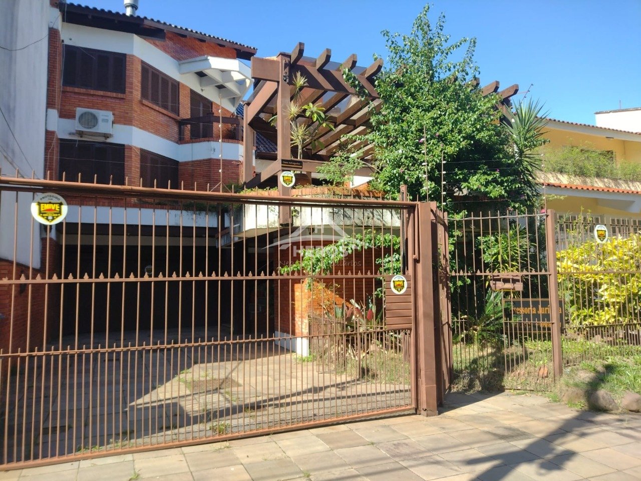 Casa 4 dorm, 350m², Nonoai, R$ 1,5milhão