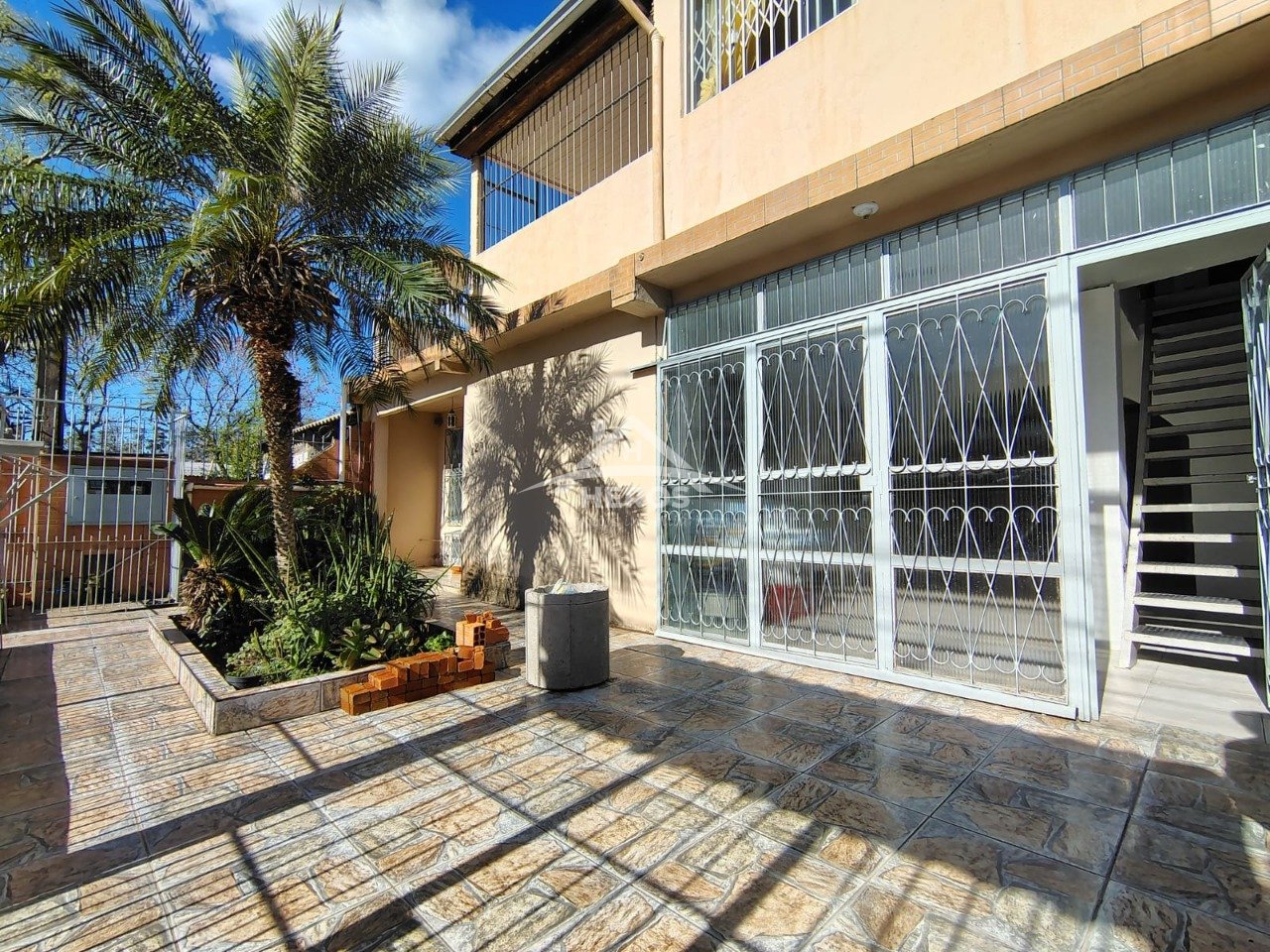 Casa 4 dorm, 130m², Restinga, R$ 325mil