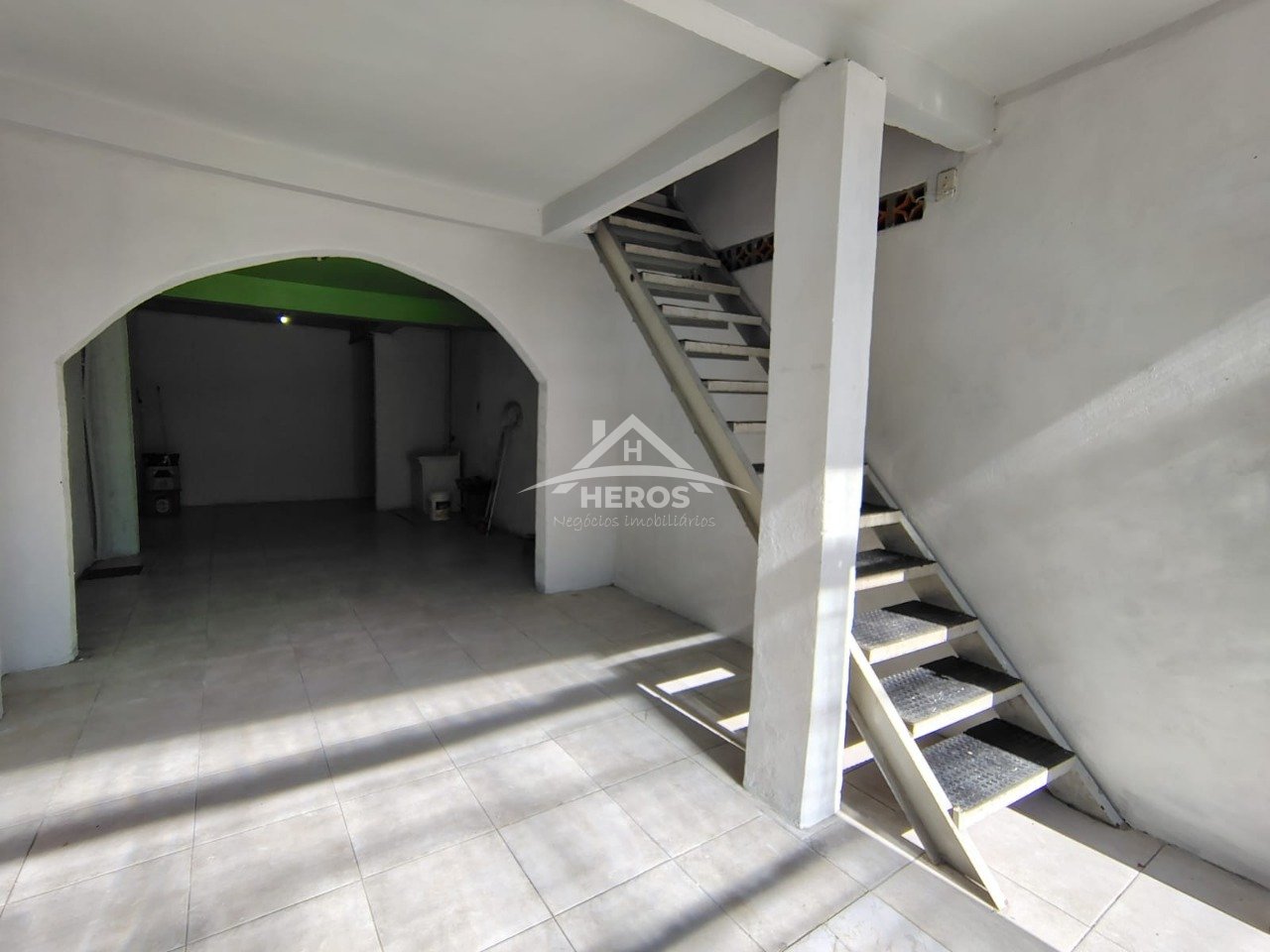 Casa 4 dorm, 130m², Restinga, R$ 325mil