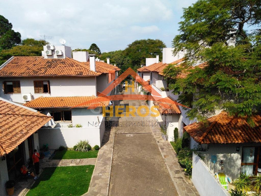 Casa cond 4 dorm 154m² Pedra Redonda R$ 1,15milhão