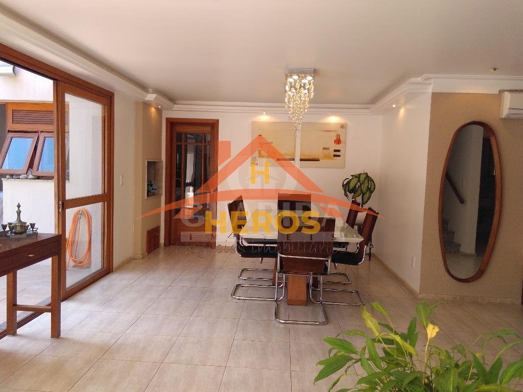 Casa cond 4 dorm 154m² Pedra Redonda R$ 1,15milhão