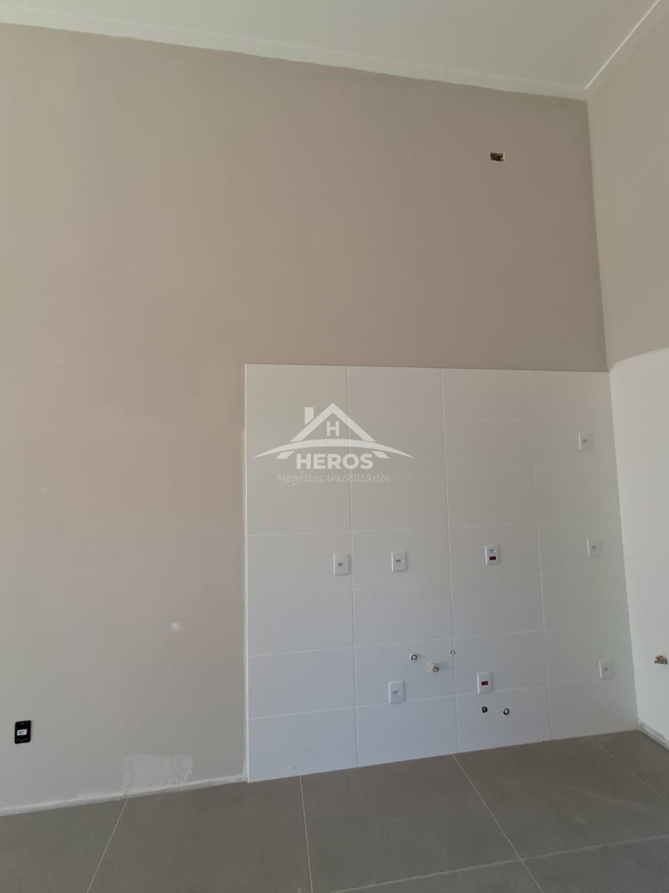 Casa térrea, 3 dorm, 96m², R$ 699 mil