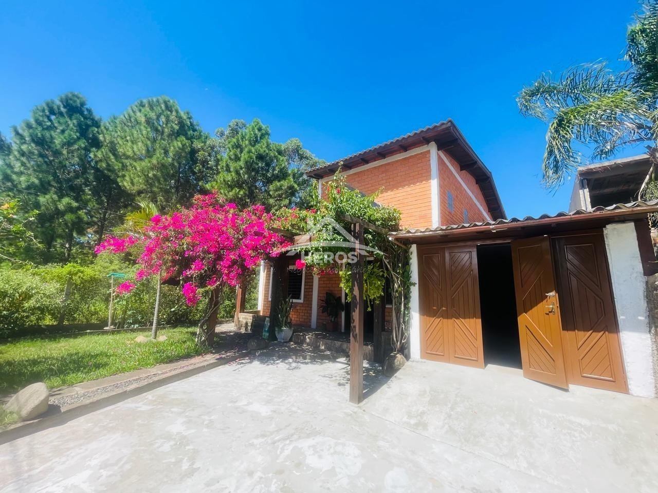 Casa 2 dorm, Tramandai, 176m², R$ 276 mil