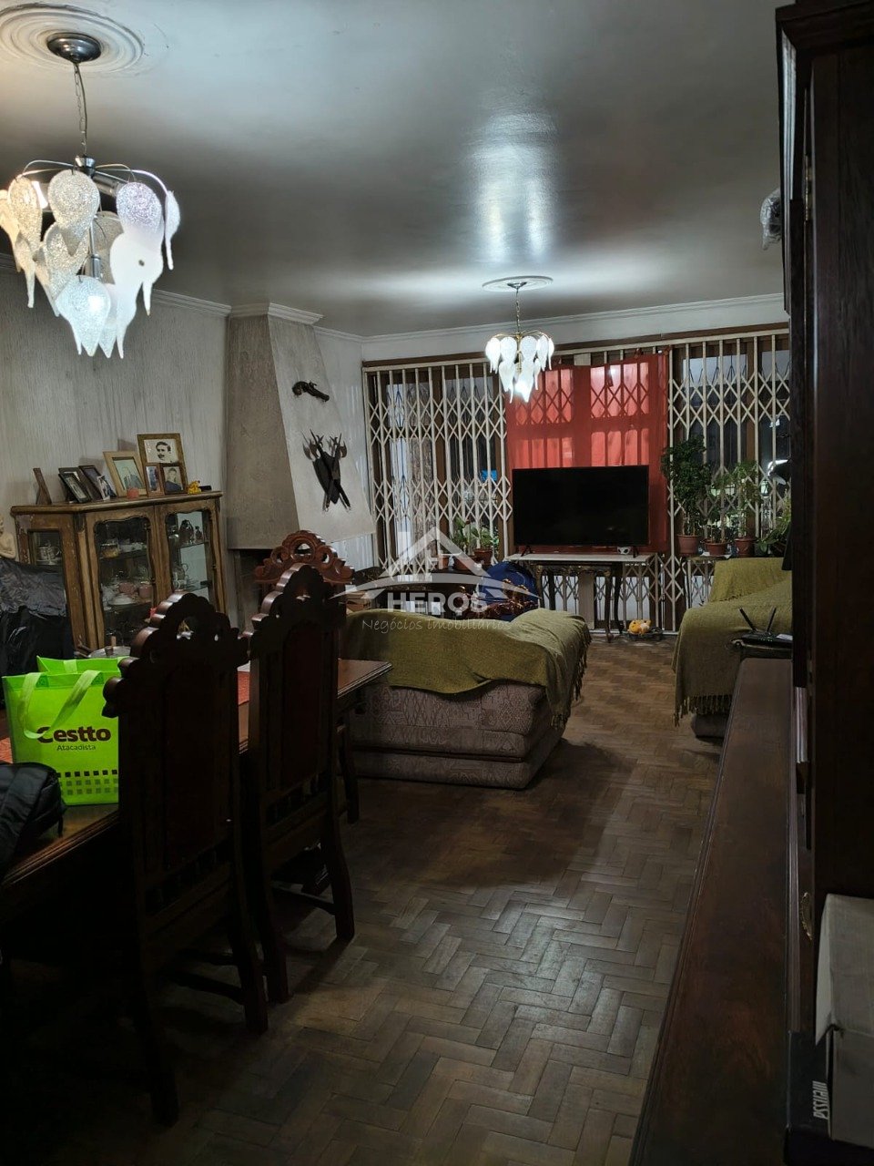 Casa 5 dorm, 201m², Nonoai, R$ 1.000.000,00