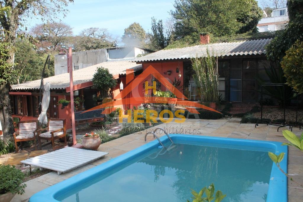 Casa 5 dorm, 282m², Teresópolis, R$ 1,14 milhão