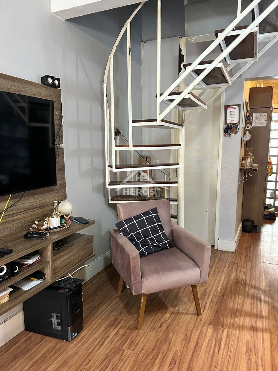 Casa em cond, 2 dormitórios, Hípica, R$ 220mil