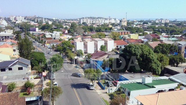 Terreno com 334m², Cavalhada, R$ 450mil