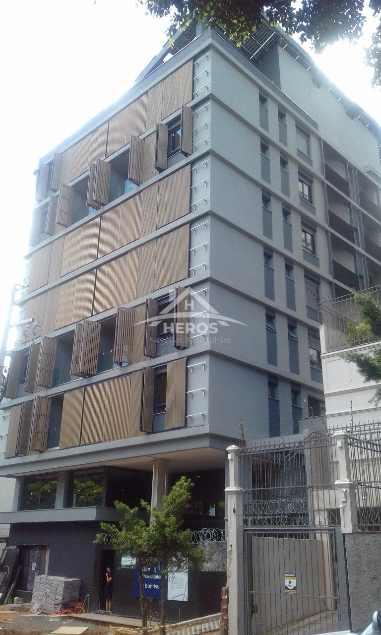 Apartamento de 74m no Petrópolis