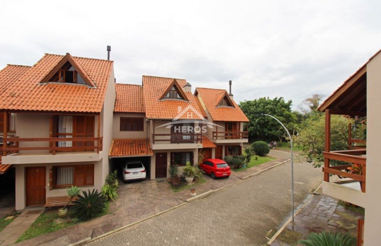 Casa cond 3 dorm, 196m², Guarujá, R$ 645mil