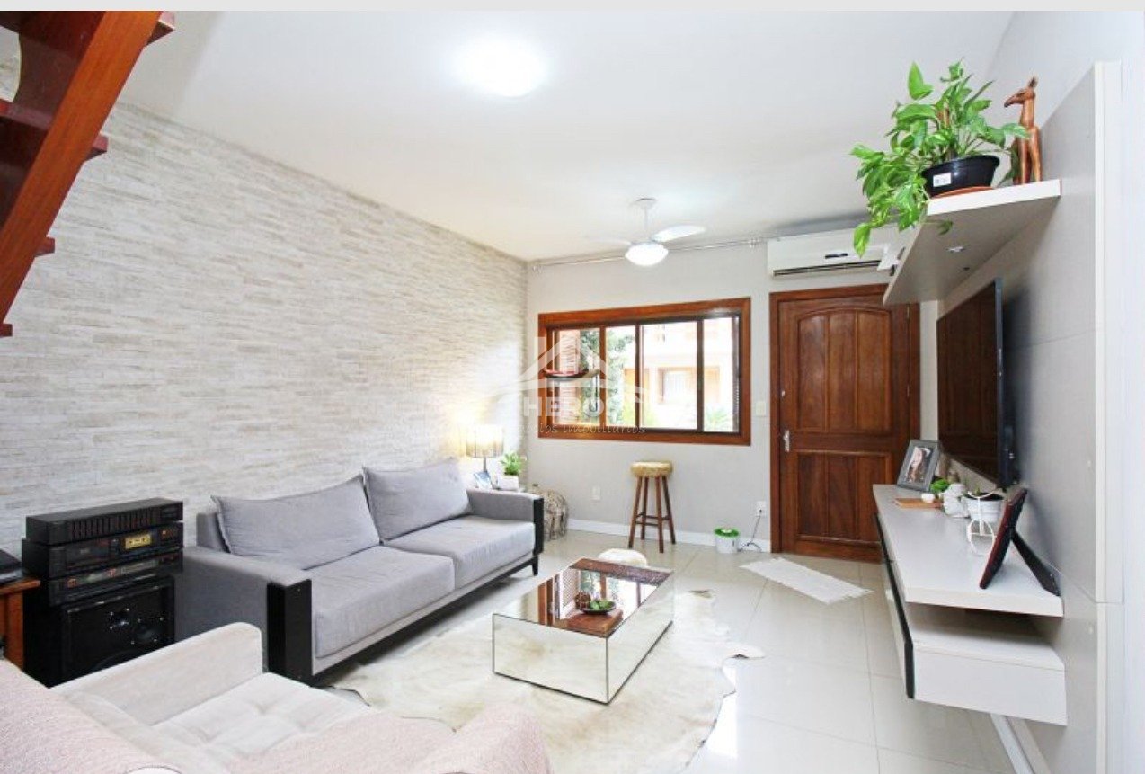 Casa cond 3 dorm, 196m², Guarujá, R$ 645mil